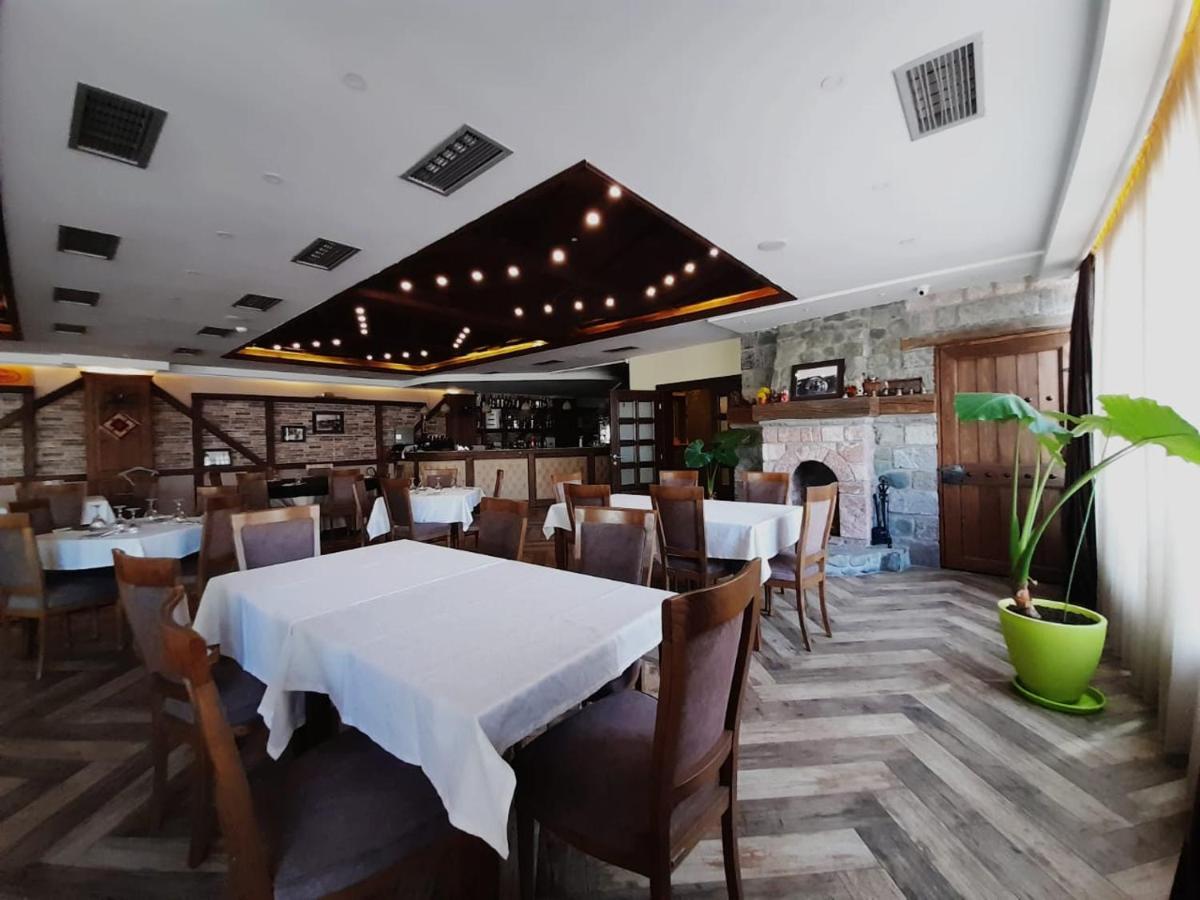 Hotel Happy Gjakova 외부 사진