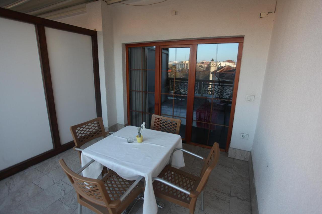 Hotel Happy Gjakova 외부 사진