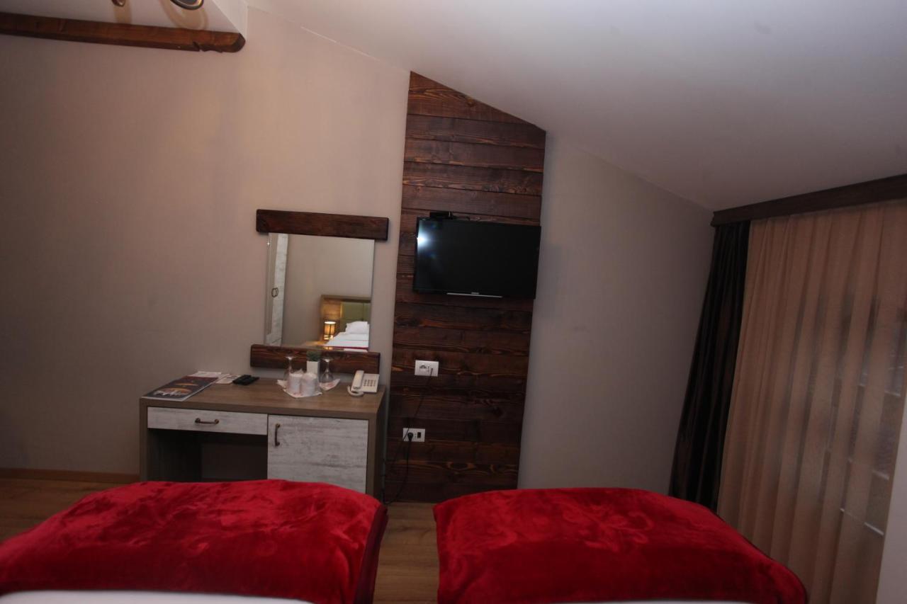 Hotel Happy Gjakova 외부 사진