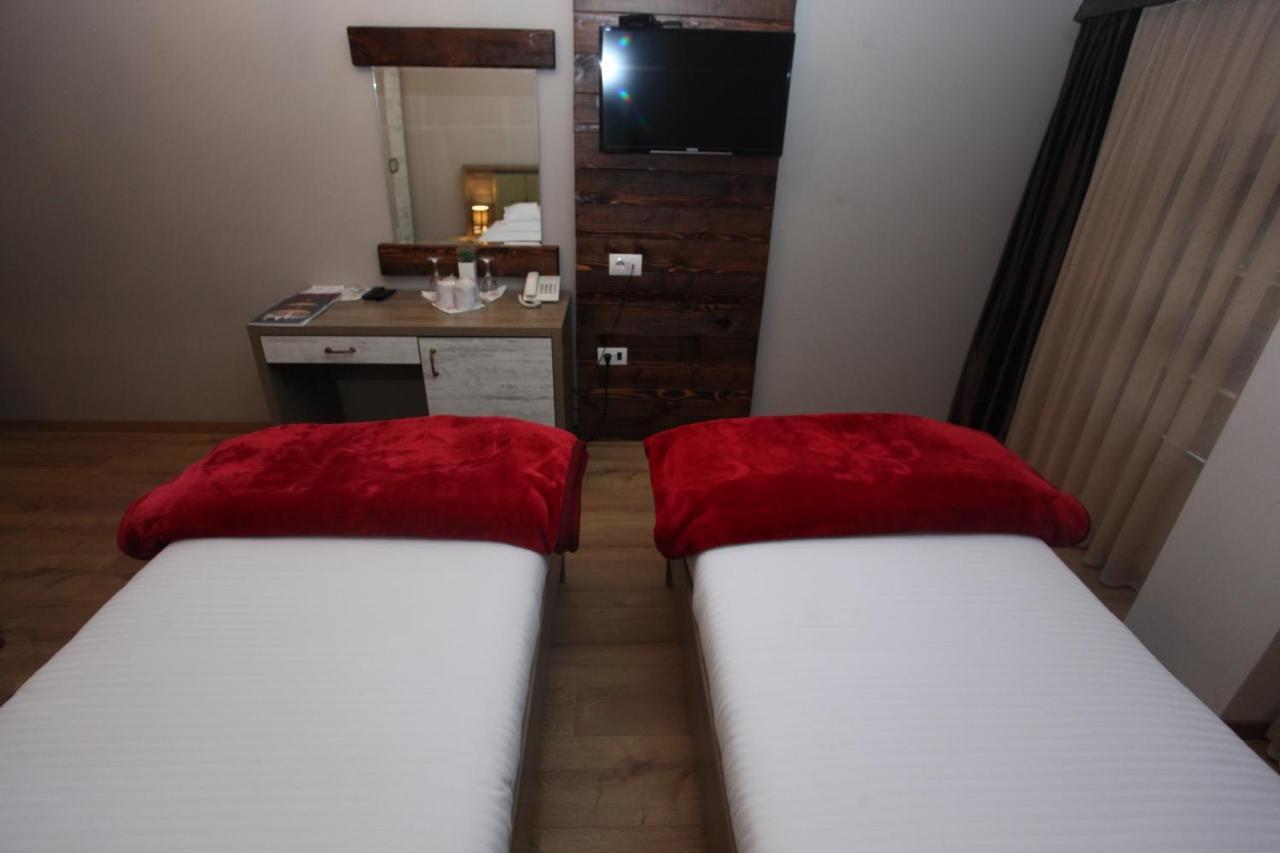 Hotel Happy Gjakova 외부 사진